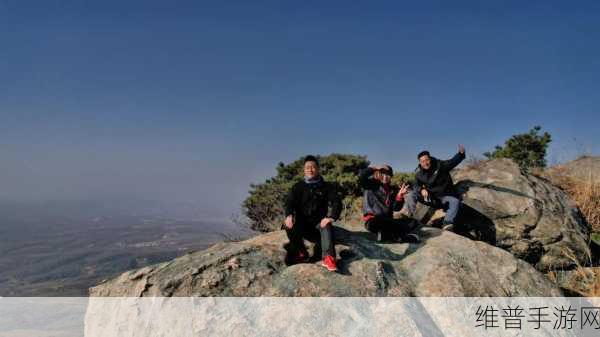 手握两座高耸的山:1. 手握两座高耸山峰,探索心灵的巅峰