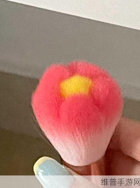 蜜丝婷大草莓和小草莓对比你的美妆最佳选择：1. ＂蜜丝婷草莓系列：大草莓与小草莓的完美对决