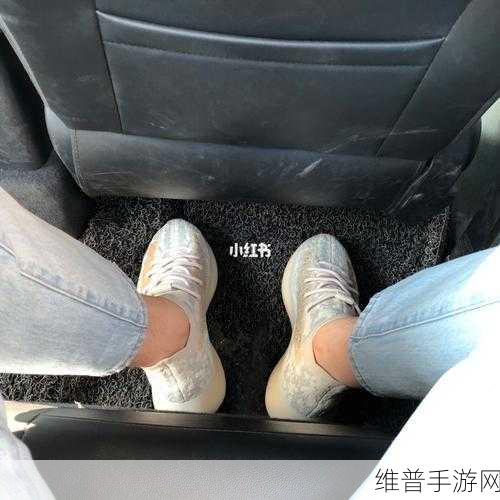 yeezy380蜜桃粉和白色都是高清精品：1. Yeezy 380蜜桃粉与白色的完美碰撞设计