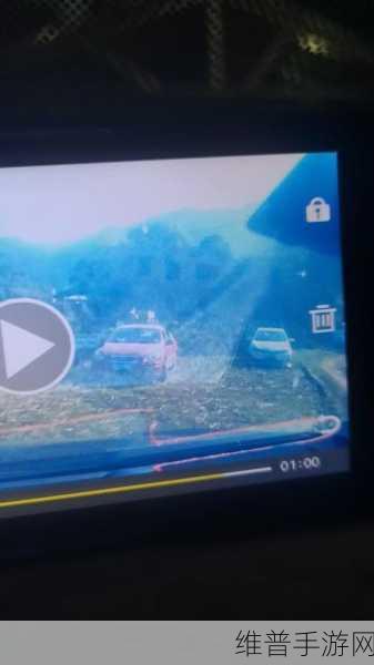 打着电话被顶得不敢出声h：1. 打电话时被打断的窘迫瞬间