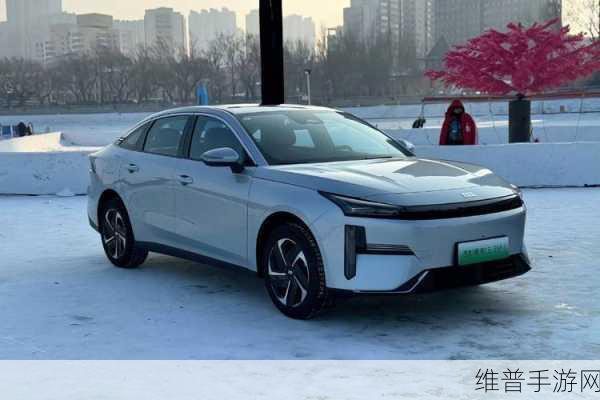 吉利银河L7 EM-i新版亮相，手游玩家的性能与续航双赢之选