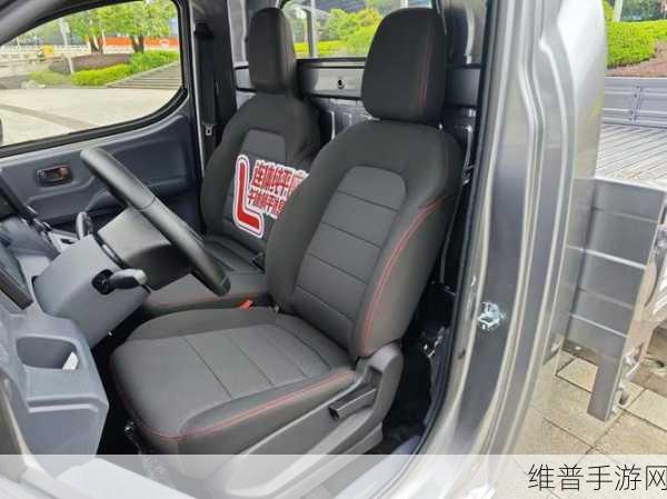 菱势黄金小卡，宽体设计引领货运新风尚，手游公司试驾体验全解析