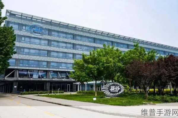 北汽蓝谷大动作！子公司拟增资百亿，新能源市场巨变下的手游跨界思考
