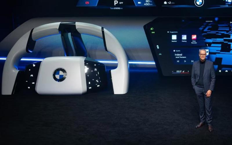 宝马新世代超感智能座舱，全景iDrive，重塑手游交互新境界