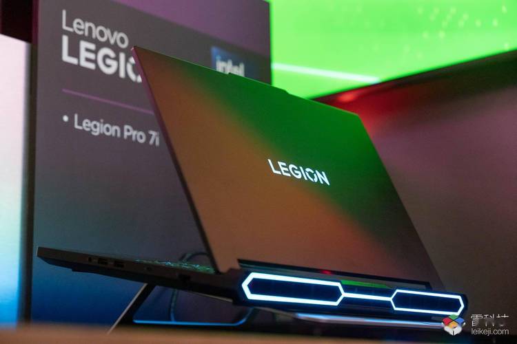 联想CES新机曝光！笔记本进入卷轴屏时代，手游攻略数据迎来新变革？