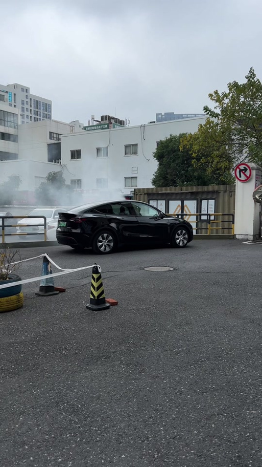 双台风突袭上海，特斯拉紧急驰援，手游公司如何应对自然灾害？