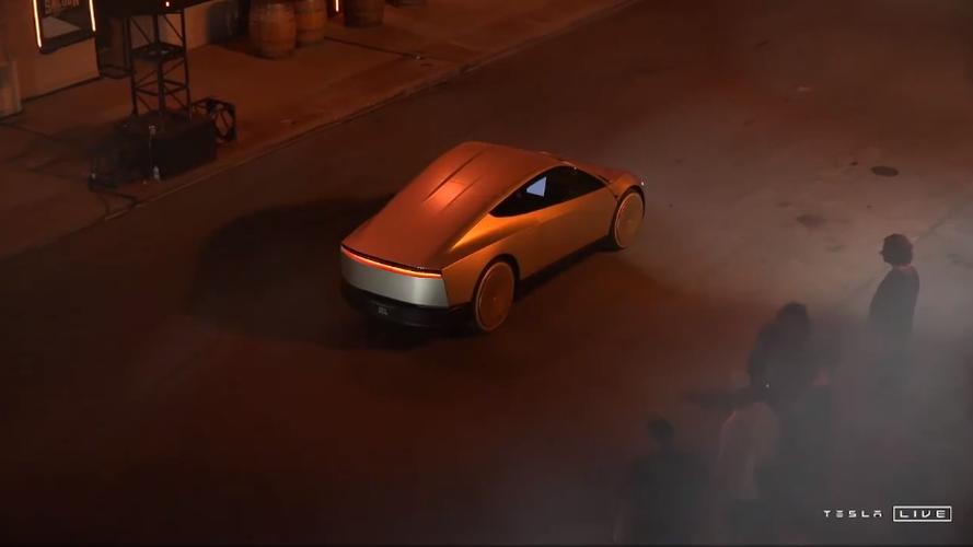 马斯克放养Robotaxi，特斯拉无人驾驶上路遇阻对手游行业有何启示？