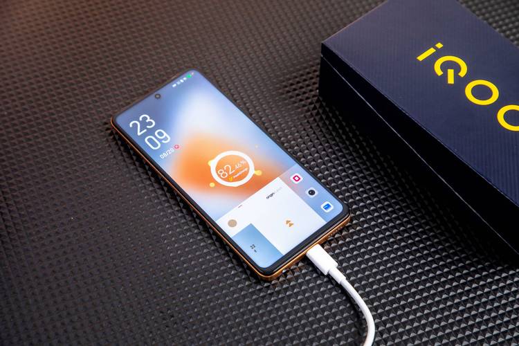 iQOO Z6与手游体验，揭秘其是否采用屏幕指纹技术