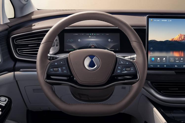 比亚迪腾势D9 OTA升级，解锁手游新境界，全场景智能语音等你来战！