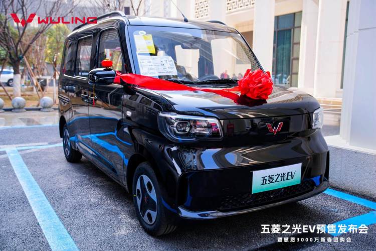 五菱之光EV亮相手游！方盒子造型引领新能源风潮，30kW电机助力驰骋虚拟赛道