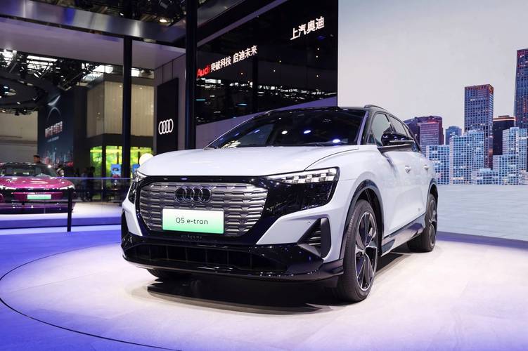 奥迪Q6L e-tron亮相，豪华座驾灵感下的手游攻略革新体验