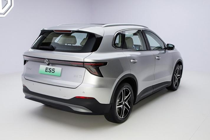 MG ES5全球首秀，解锁A级纯电SUV新标杆的手游式攻略